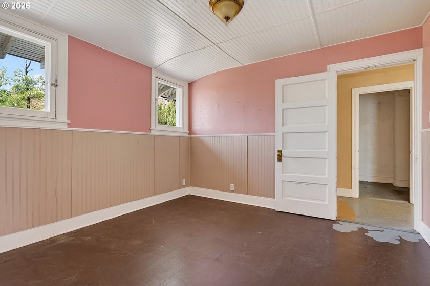 This historic 1914 Craftsman was built by Sam Hill associate - photo 18