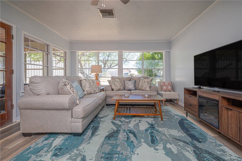 GREAT INVESTMENT OPPORTUNITY &amp; LOCATION! Enjoy this relaxing - photo 30