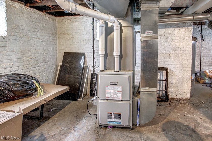 Wow an Investors dream! Rare Find! Not your average home. True - photo 39