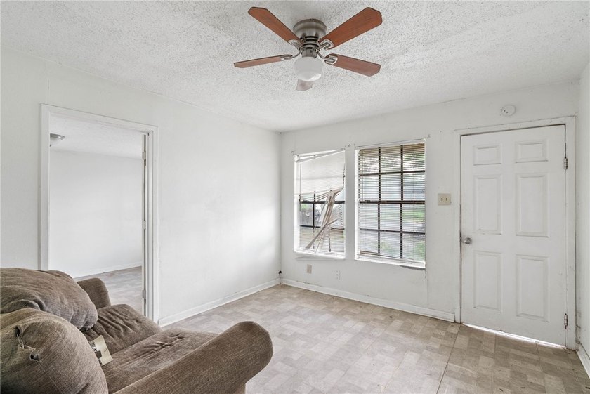 Unlock the potential of this property located in the heart of - photo 3
