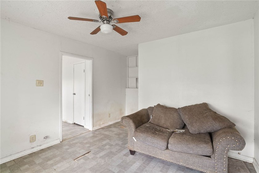 Unlock the potential of this property located in the heart of - photo 5