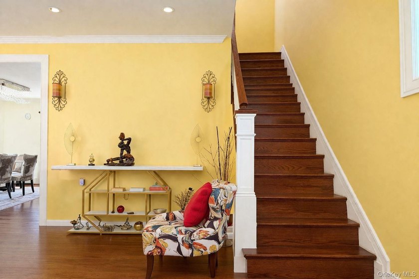 Charming early 20th-century Victorian-style residence situated - photo 9