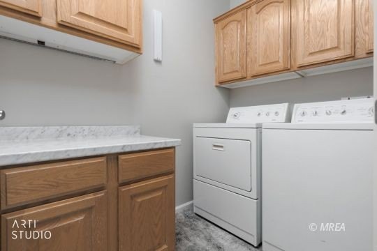 Beautifully furnished &amp; elegantly remodeled 2 bedroom + den - photo 13