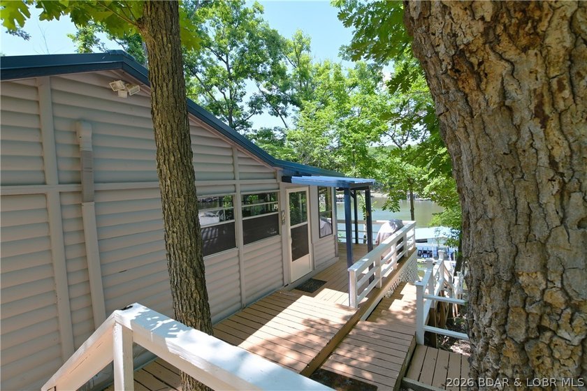 Lakefront cabins like this are getting harder and harder to - photo 16