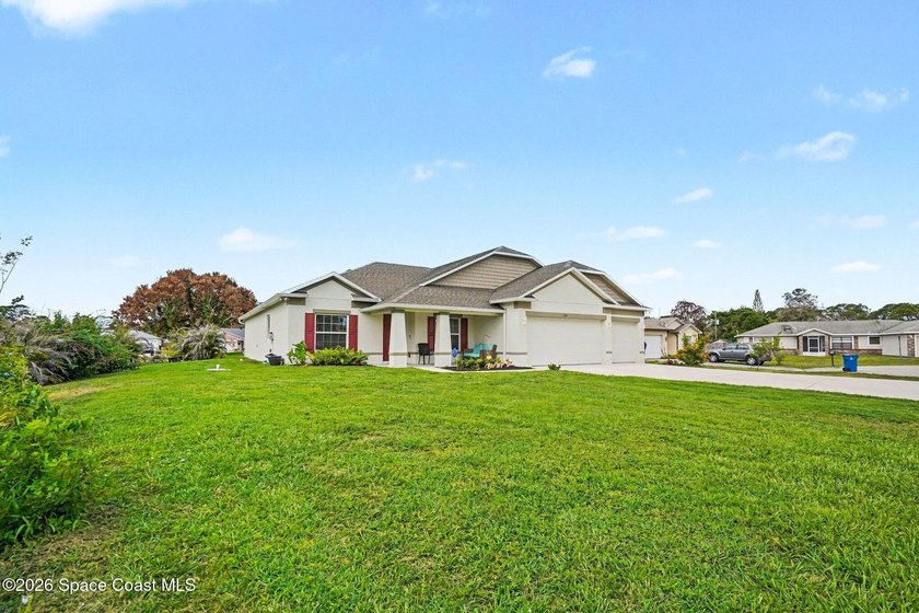 Beautiful 4-bedroom, 3-bath home with one of the bedrooms - photo 3