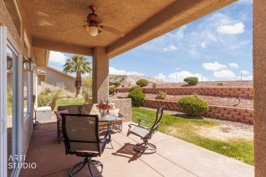 Beautifully furnished &amp; elegantly remodeled 2 bedroom + den - photo 25
