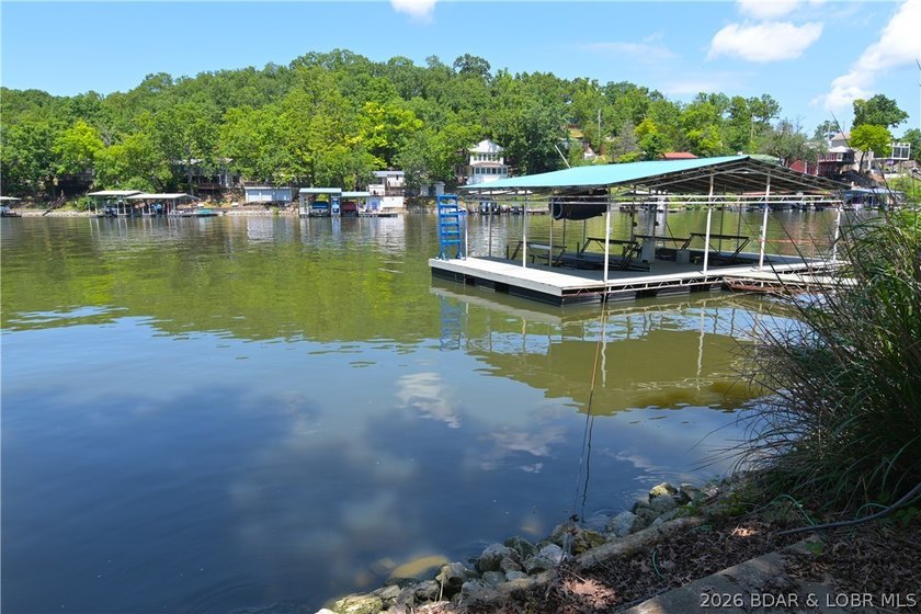 Lakefront cabins like this are getting harder and harder to - photo 28