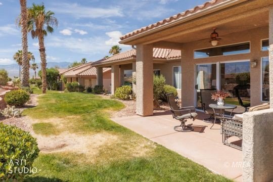Beautifully furnished &amp; elegantly remodeled 2 bedroom + den - photo 28