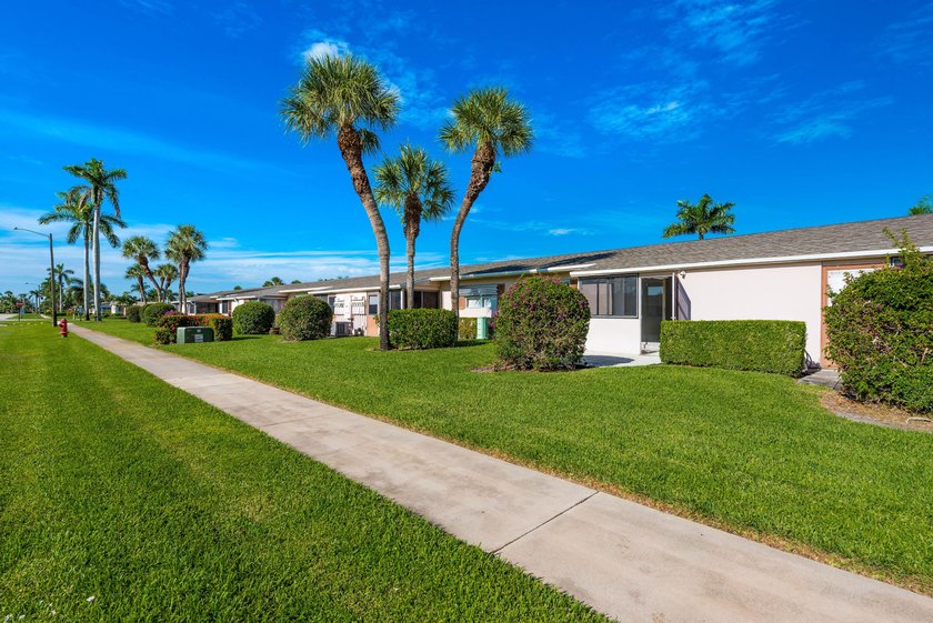 1 bedroom 1.5 baths. Fully remodeled. Enjoy vibrant living in - photo 14