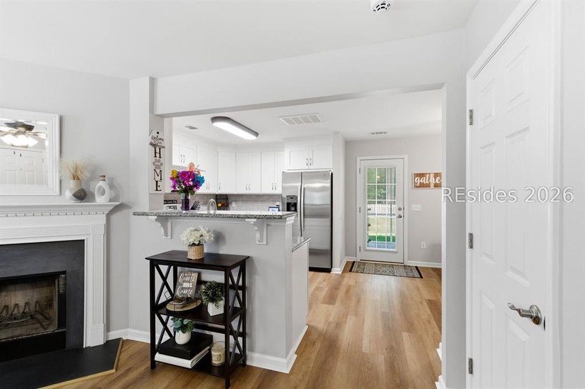 Beautifully renovated 3-bedroom, 2-bath home ideally located - photo 15