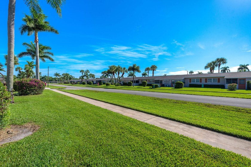 1 bedroom 1.5 baths. Fully remodeled. Enjoy vibrant living in - photo 23