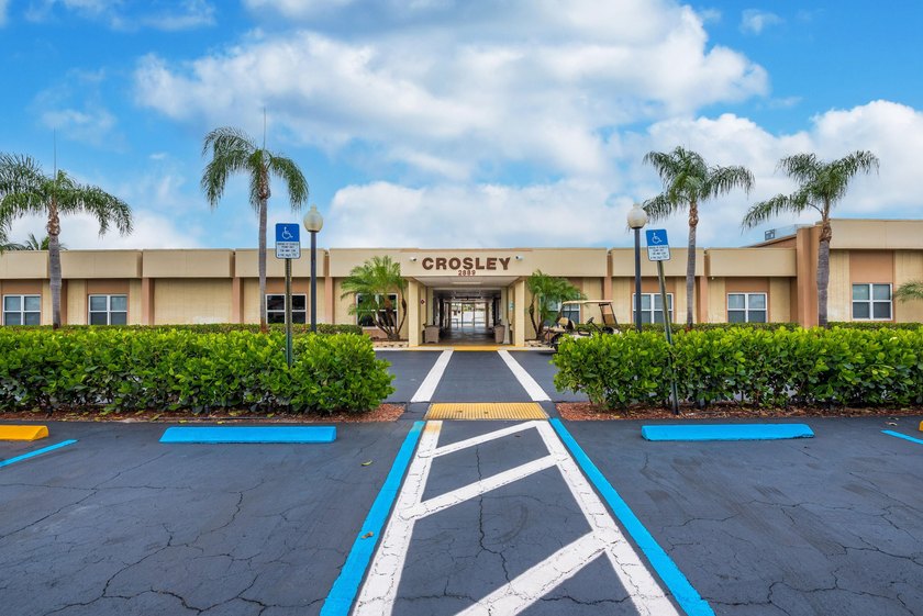 1 bedroom 1.5 baths. Fully remodeled. Enjoy vibrant living in - photo 24