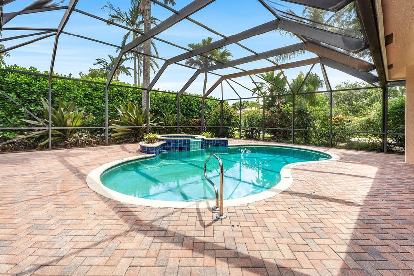 Located in the sought-after Estate Section of Wellington Shores - photo 32