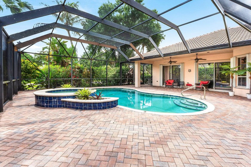Located in the sought-after Estate Section of Wellington Shores - photo 33