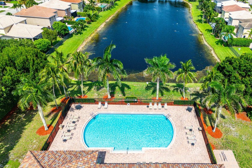 Located in the sought-after Estate Section of Wellington Shores - photo 37