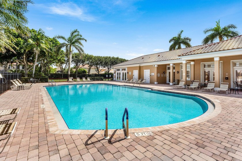 Located in the sought-after Estate Section of Wellington Shores - photo 39