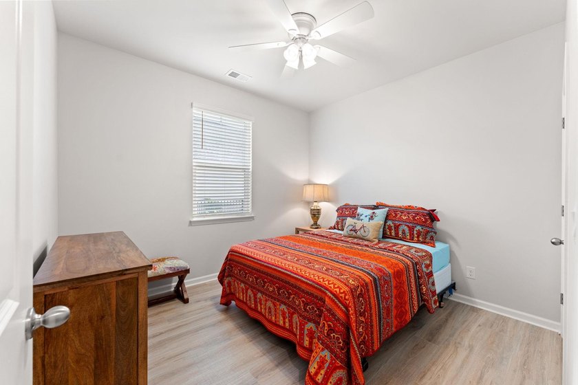 Welcome to this immaculate, move-in-ready 3-bedroom, 2-bath - photo 15