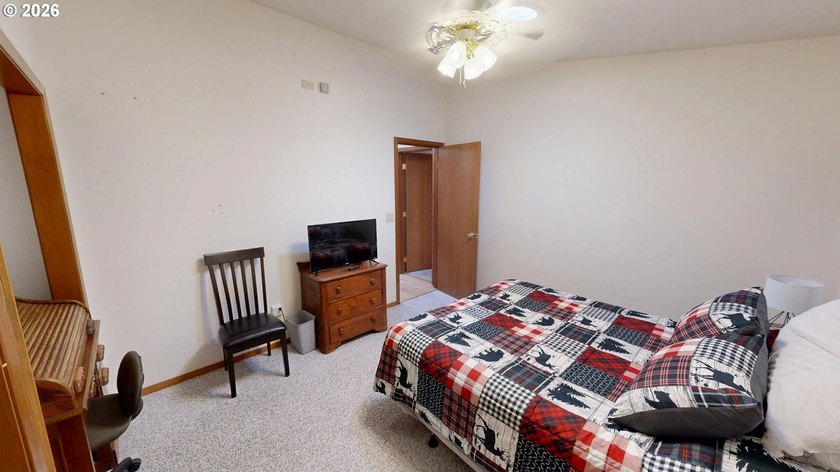 IMMACULATELY maintained home near Harris Beach, and in a quiet - photo 23