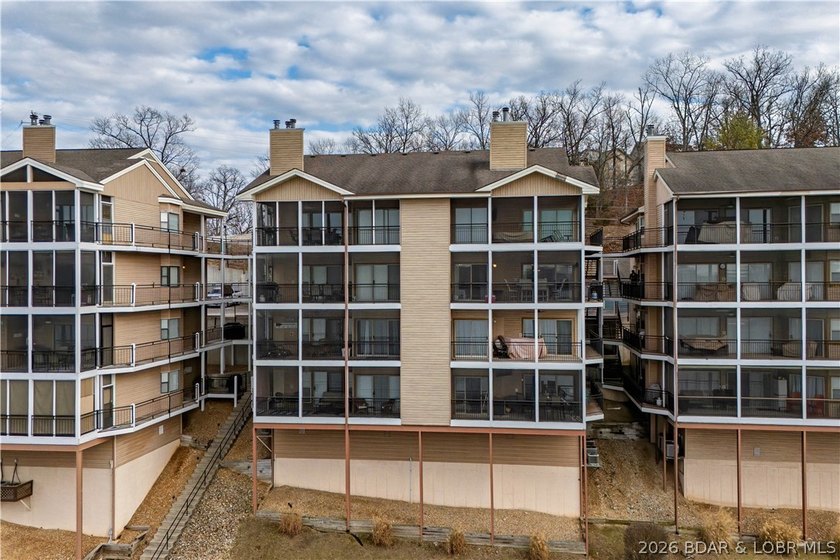SELLER TO PAY the first 6 months of HOA Fees at closing! This - photo 31