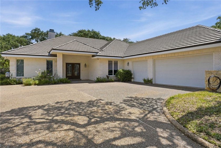 Welcome to this exceptional waterfront home in the highly - photo 3