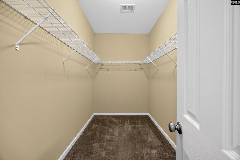 Just in time for summer celebrations! Prime location in the - photo 23