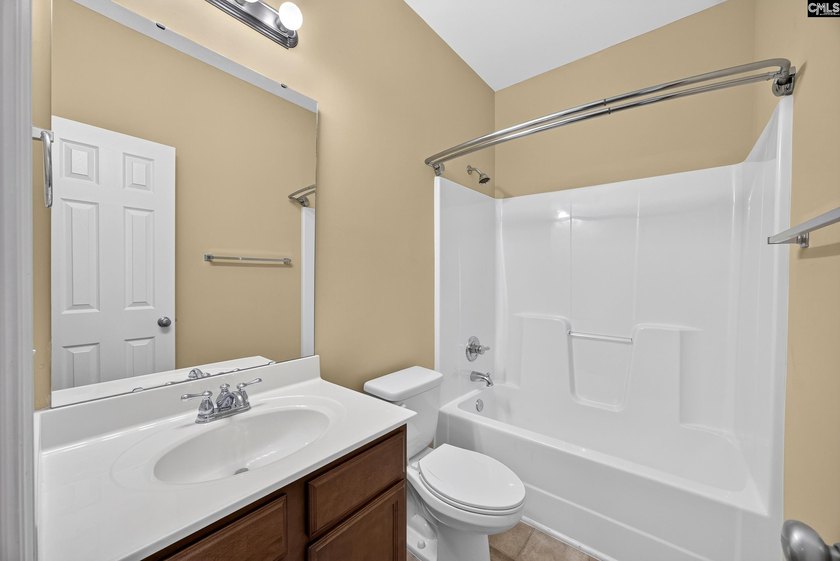 Just in time for summer celebrations! Prime location in the - photo 31