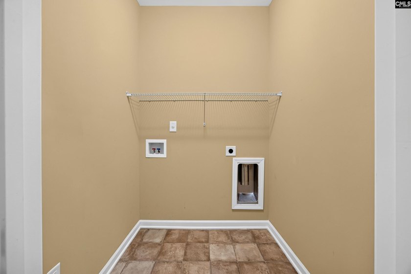Just in time for summer celebrations! Prime location in the - photo 32