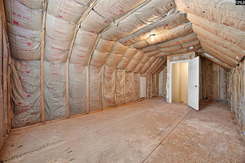 Just in time for summer celebrations! Prime location in the - photo 35
