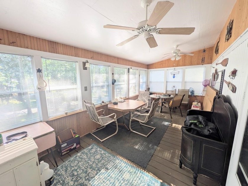 Quiet and peaceful!! This 2 bedroom single wide mobile home is - photo 11