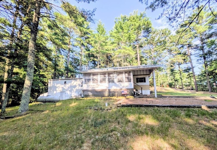 Quiet and peaceful!! This 2 bedroom single wide mobile home is - photo 19
