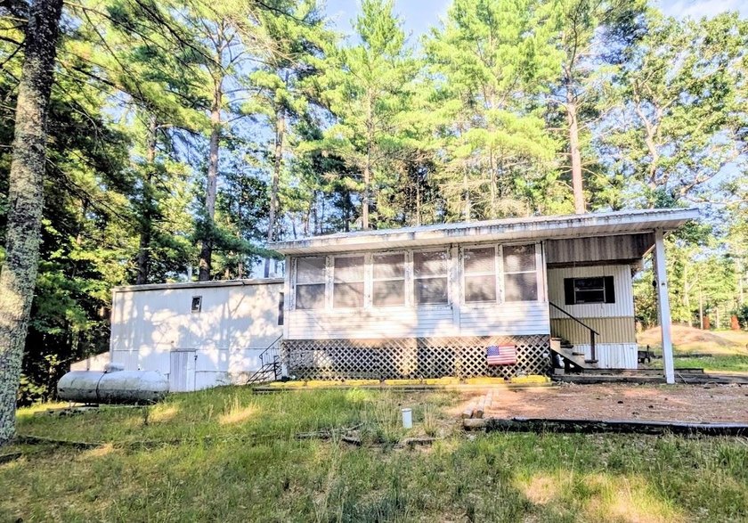 Quiet and peaceful!! This 2 bedroom single wide mobile home is - photo 20