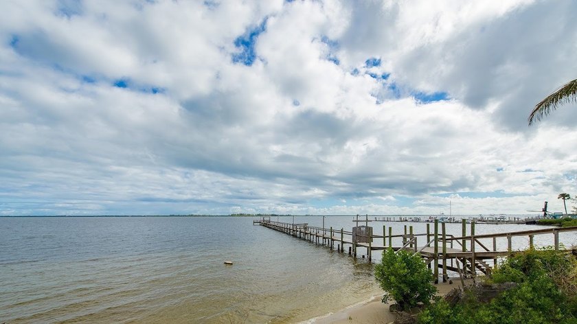(2015) 2 bedroom / 1 bath, Key West Style Cottage -- With River - photo 22