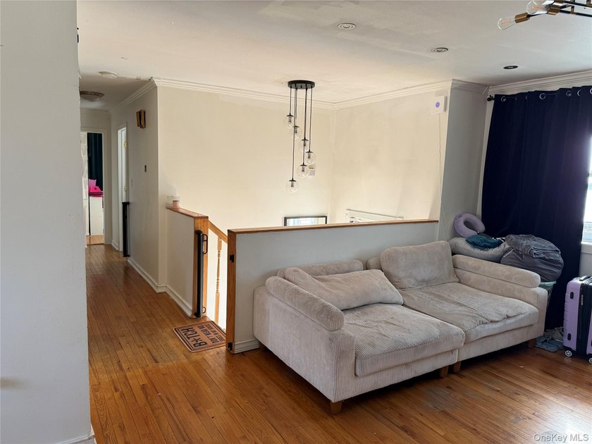 Welcome to this beautifully maintained single-dwelling home - photo 8