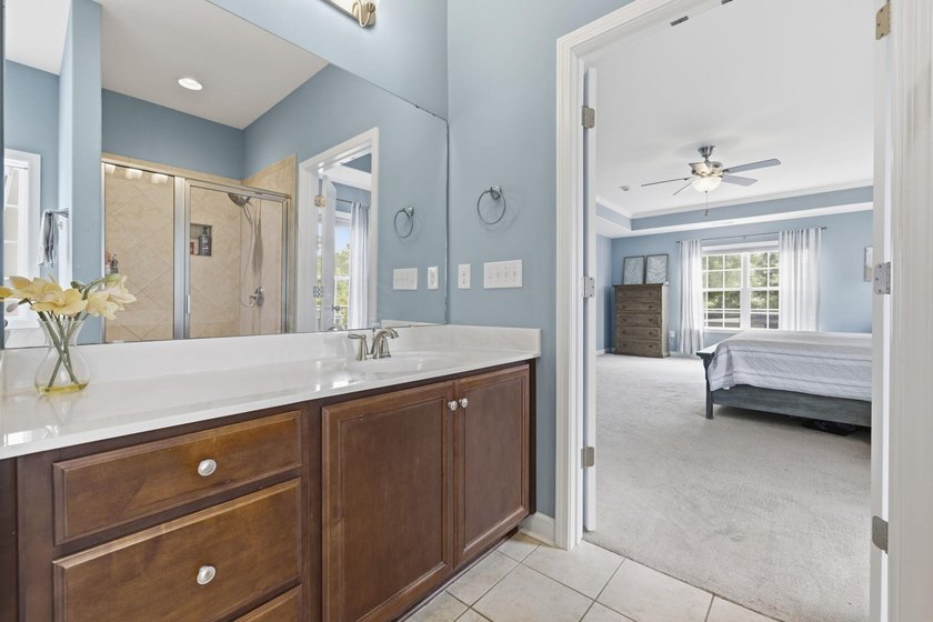 Welcome to this beautifully maintained 4-bedroom, 2-bath, 1 - photo 21