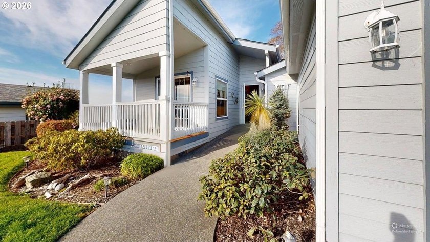 Oceanview living in a gated community. End of the road privacy - photo 31