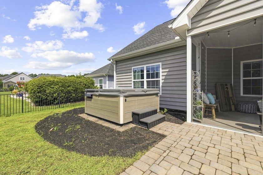 Welcome to this beautifully maintained 4-bedroom, 2-bath, 1 - photo 36