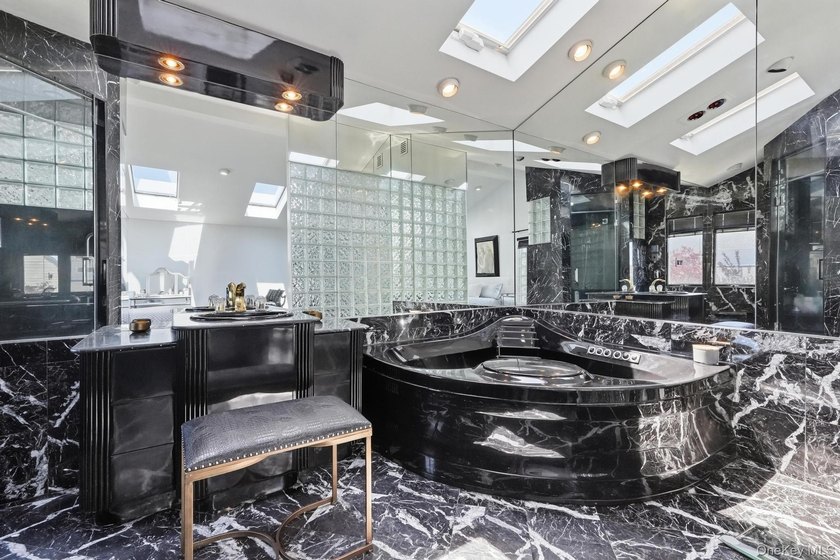 Experience refined living in this stunning and spacious - photo 15