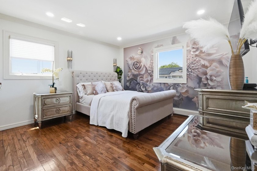 Experience refined living in this stunning and spacious - photo 17