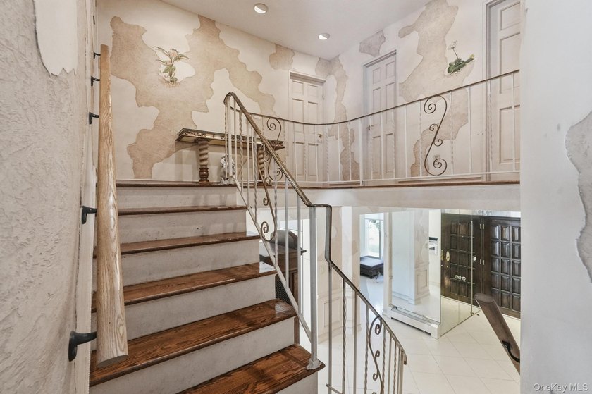 Experience refined living in this stunning and spacious - photo 22