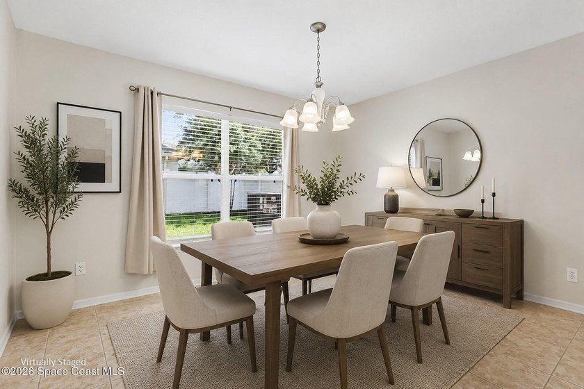 LOCATION, LOCATION, LOCATION! This 4 bed, 2.5 bath, two-car - photo 3