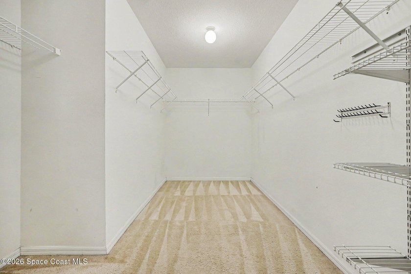 LOCATION, LOCATION, LOCATION! This 4 bed, 2.5 bath, two-car - photo 8