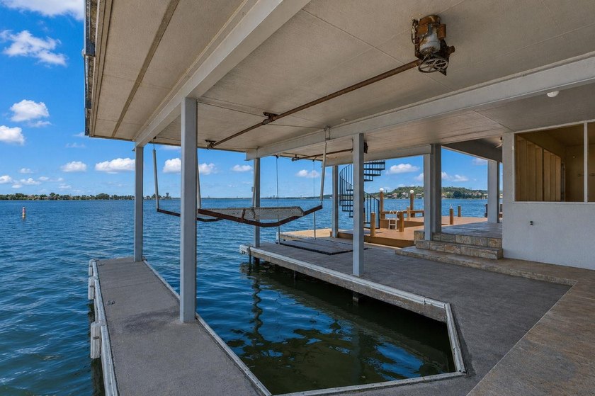 Positioned on 100 feet of prime open waterfront along the shores - photo 10