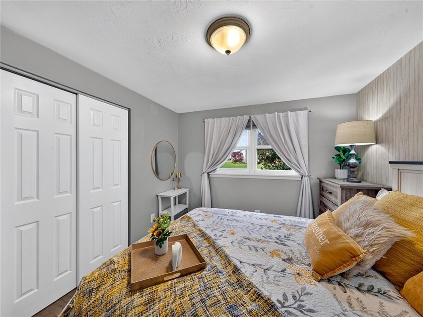 WOW...WOW...WOW! Vacation at Home! This stunning ranch-style - photo 28