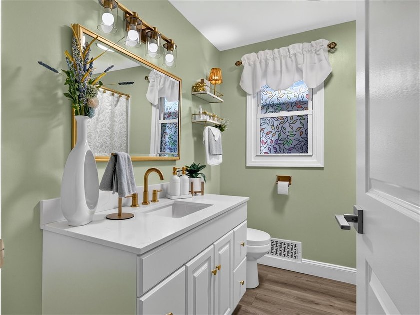 WOW...WOW...WOW! Vacation at Home! This stunning ranch-style - photo 29