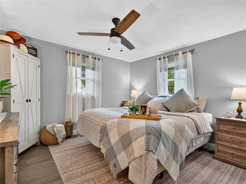 WOW...WOW...WOW! Vacation at Home! This stunning ranch-style - photo 30