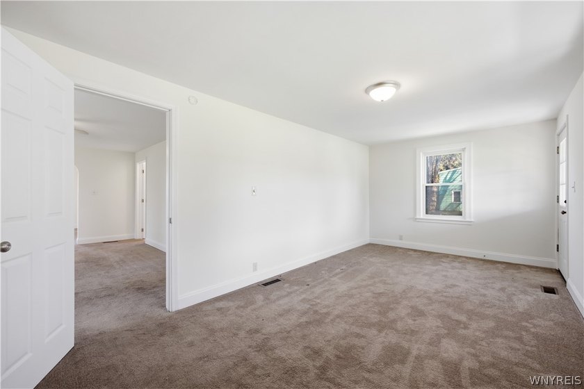 Spacious and well-maintained upper/lower double offering - photo 5