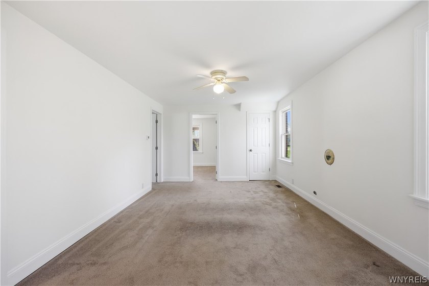 Spacious and well-maintained upper/lower double offering - photo 8