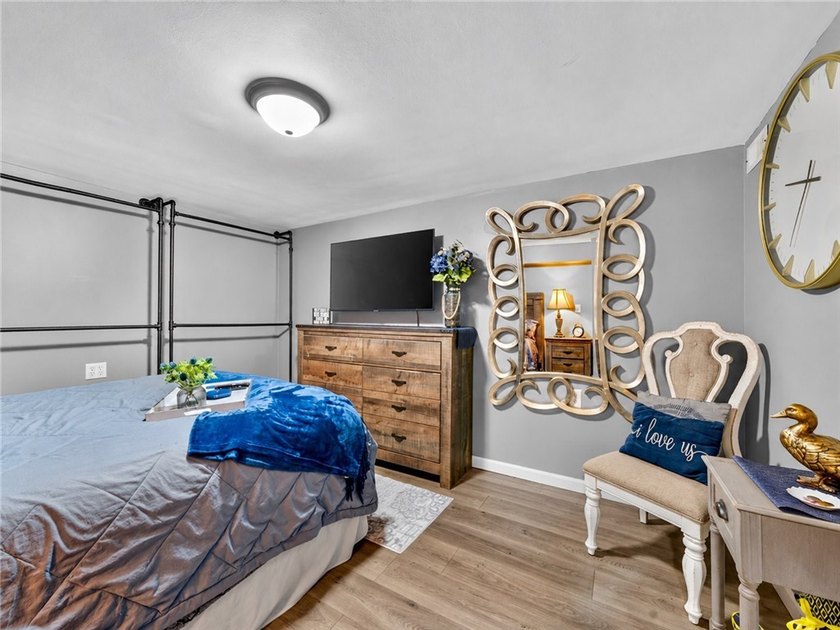 WOW...WOW...WOW! Vacation at Home! This stunning ranch-style - photo 38