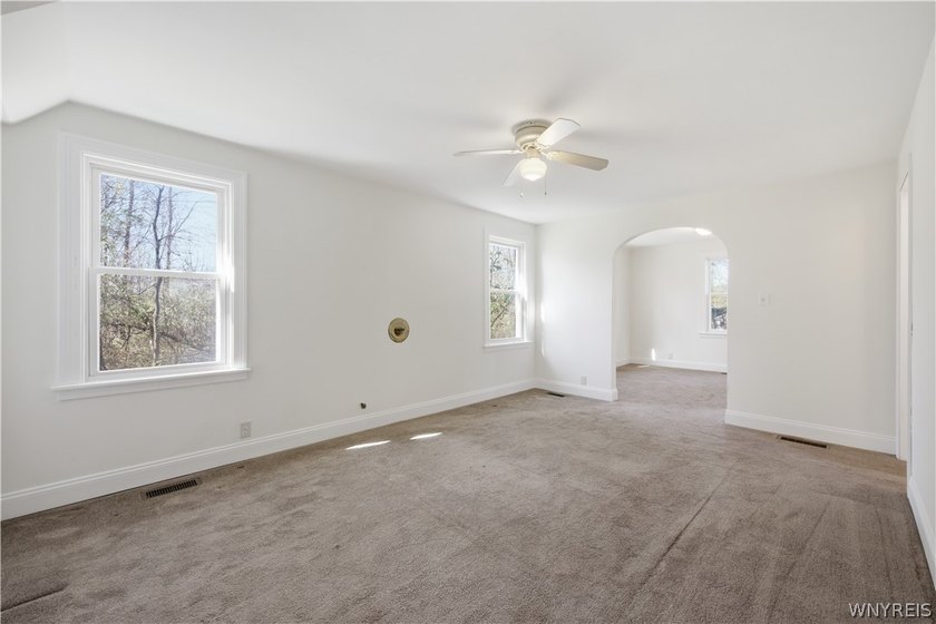 Spacious and well-maintained upper/lower double offering - photo 9