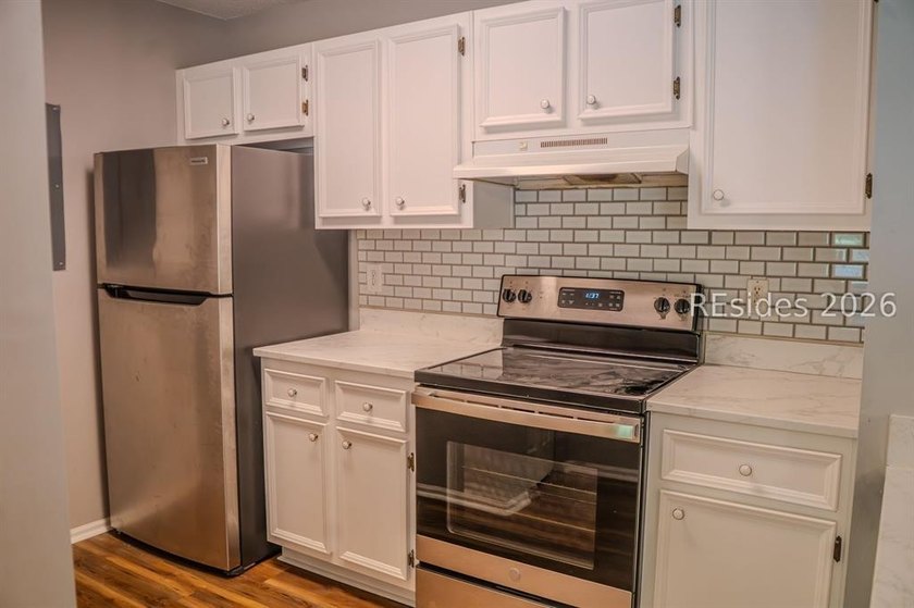 Excellent option for many reasons. Recently remodeled 2 bed 2 - photo 18